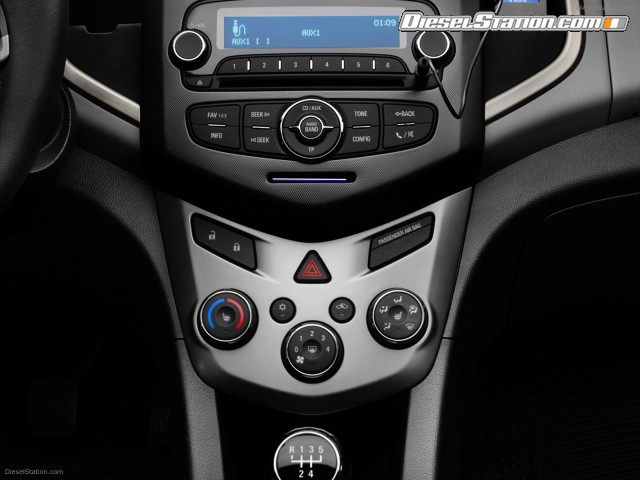 Chevrolet Aveo Hatchback 2011 Picture #10 Chevrolet Aveo Hatchback 2011 Picture #10