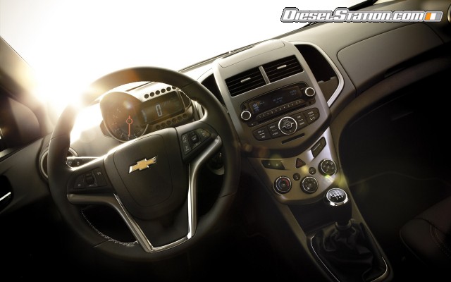 Chevrolet Sonic 2014 Widescreen Picture #2 Chevrolet Sonic 2014 Widescreen Picture #2