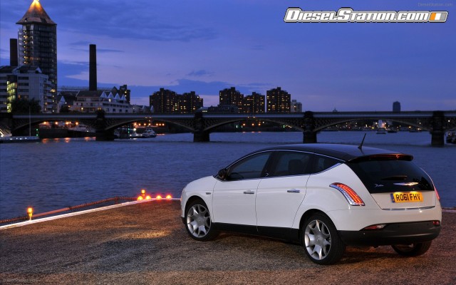 Chrysler Delta 2012 Widescreen Picture #27 Chrysler Delta 2012 Widescreen Picture #27