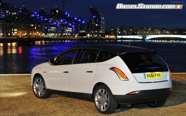 Chrysler Delta 2012 Widescreen Picture #20 Chrysler Delta 2012 Widescreen Picture #20