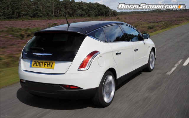 Chrysler Delta 2012 Widescreen Picture #38 Chrysler Delta 2012 Widescreen Picture #38