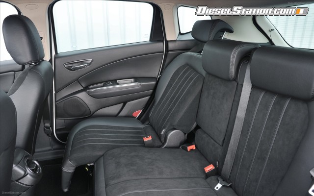 Chrysler Delta 2012 Widescreen Picture #60 Chrysler Delta 2012 Widescreen Picture #60