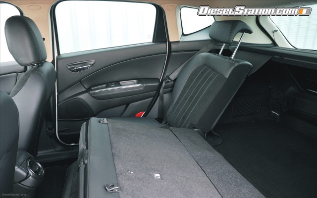 Chrysler Delta 2012 Widescreen Picture #58 Chrysler Delta 2012 Widescreen Picture #58