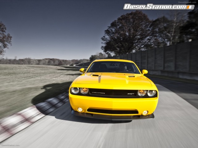 Dodge Challenger SRT8 392 Yellow Jacket 2012 Picture #16 Dodge Challenger SRT8 392 Yellow Jacket 2012 Picture #16