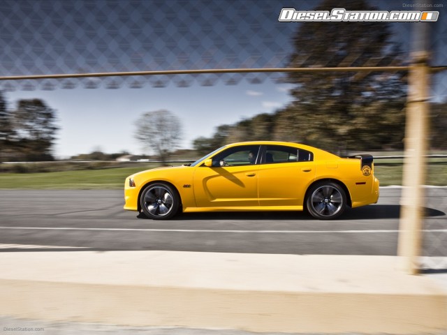 Dodge Charger SRT8 Super Bee 2012 Picture #21 Dodge Charger SRT8 Super Bee 2012 Picture #21