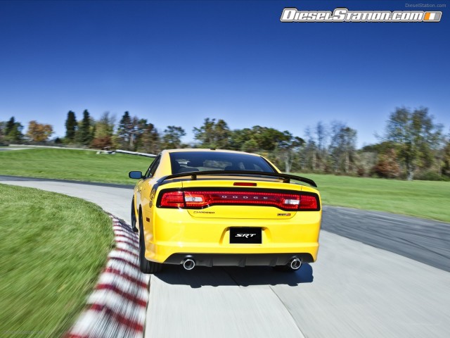 Dodge Charger SRT8 Super Bee 2012 Picture #19 Dodge Charger SRT8 Super Bee 2012 Picture #19