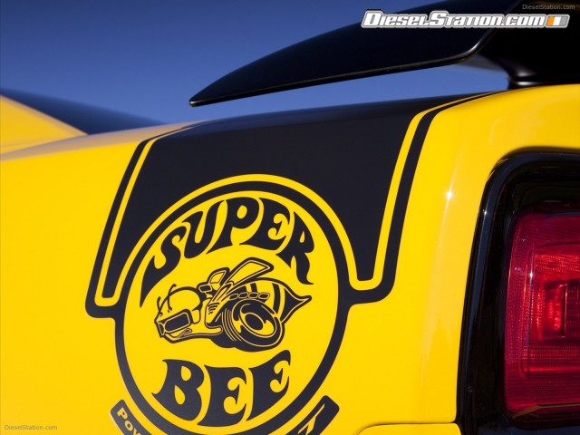 Dodge Charger SRT8 Super Bee 2012 Picture #9 Dodge Charger SRT8 Super Bee 2012 Picture #9