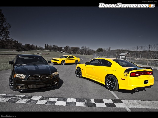 Dodge Charger SRT8 Super Bee 2012 Picture #29 Dodge Charger SRT8 Super Bee 2012 Picture #29