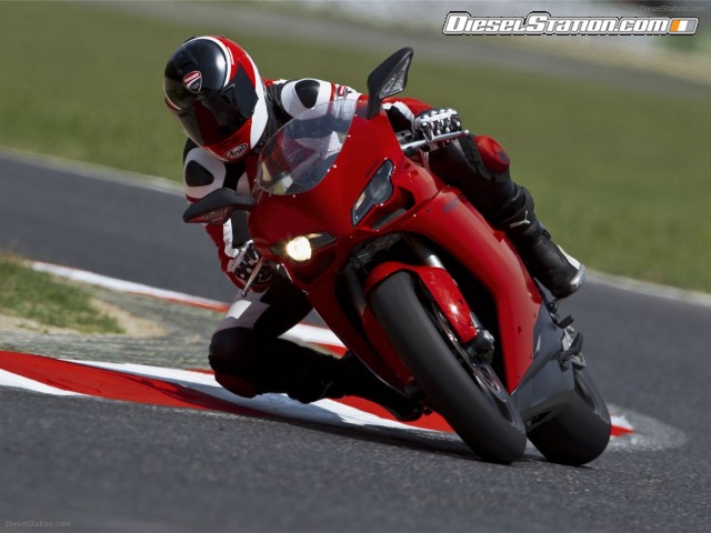 Ducati 848 Evo 2011 Picture #2 Ducati 848 Evo 2011 Picture #2