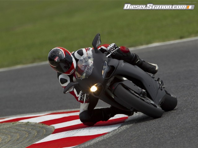 Ducati 848 Evo 2011 Picture #3 Ducati 848 Evo 2011 Picture #3