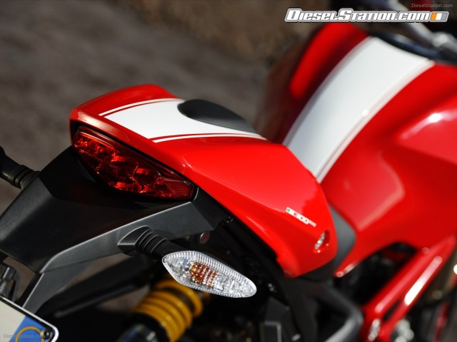 Ducati Monster 1100EVO 2012 Picture #17 Ducati Monster 1100EVO 2012 Picture #17