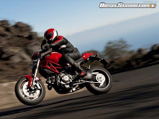 Ducati Monster 1100EVO 2012 Picture #10 Ducati Monster 1100EVO 2012 Picture #10