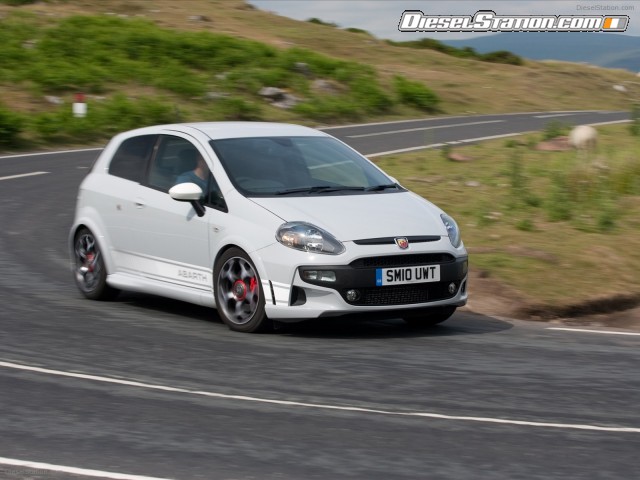 Fiat Abarth Punto Evo 2011 Picture #30 Fiat Abarth Punto Evo 2011 Picture #30