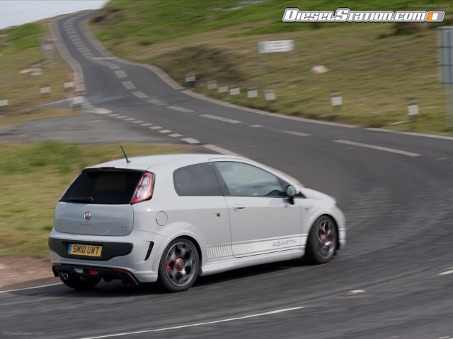 Fiat Abarth Punto Evo 2011 Picture #27 Fiat Abarth Punto Evo 2011 Picture #27