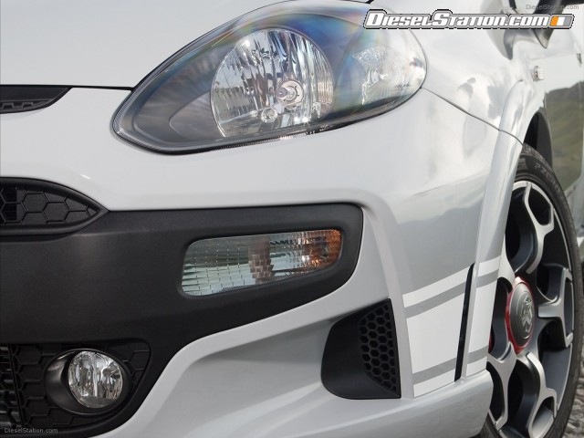 Fiat Abarth Punto Evo 2011 Picture #4 Fiat Abarth Punto Evo 2011 Picture #4