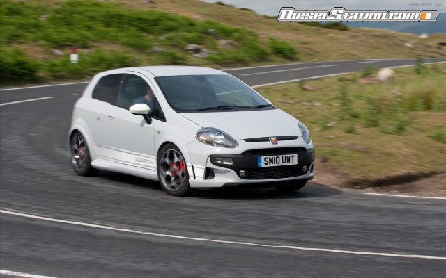 Fiat Abarth Punto Evo 2011 Widescreen Picture #39 Fiat Abarth Punto Evo 2011 Widescreen Picture #39