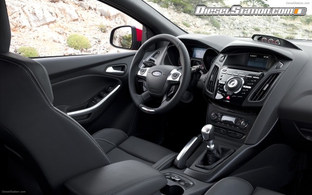 Ford Focus ST 2013 Widescreen Picture #3 Ford Focus ST 2013 Widescreen Picture #3