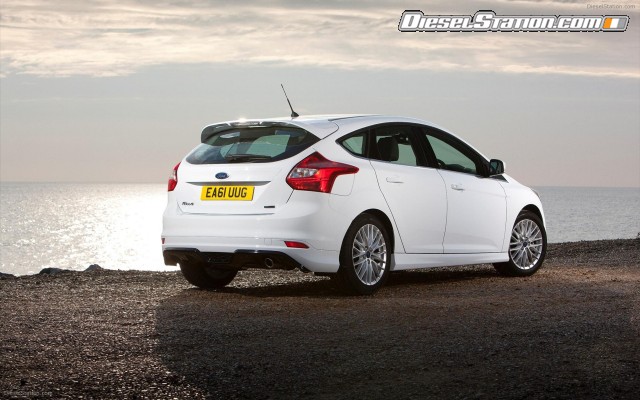 Ford Focus Zetec S 2012 Widescreen Picture #3 Ford Focus Zetec S 2012 Widescreen Picture #3