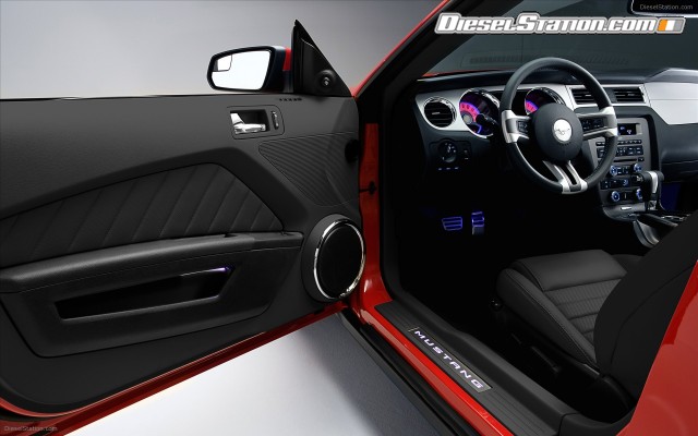 Ford Mustang GT 5L 2011 Widescreen Picture #10 Ford Mustang GT 5L 2011 Widescreen Picture #10