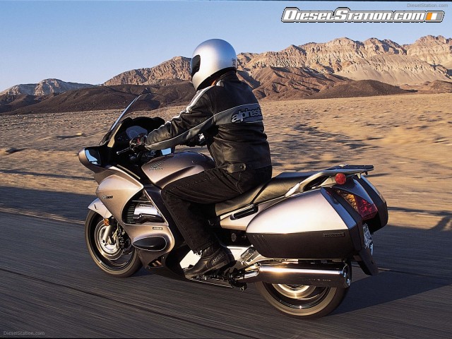 Honda 2009 ST1300 Picture #0 Honda 2009 ST1300 Picture #0