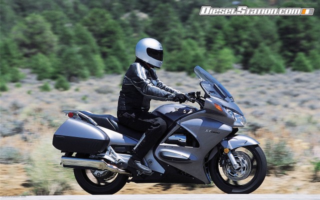 Honda 2009 ST1300 Widescreen Picture #14 Honda 2009 ST1300 Widescreen Picture #14