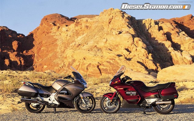 Honda 2009 ST1300 Widescreen Picture #12 Honda 2009 ST1300 Widescreen Picture #12