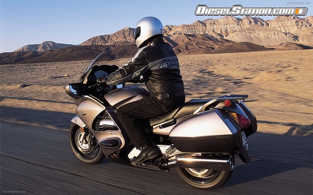 Honda 2009 ST1300 Widescreen Picture #7 Honda 2009 ST1300 Widescreen Picture #7