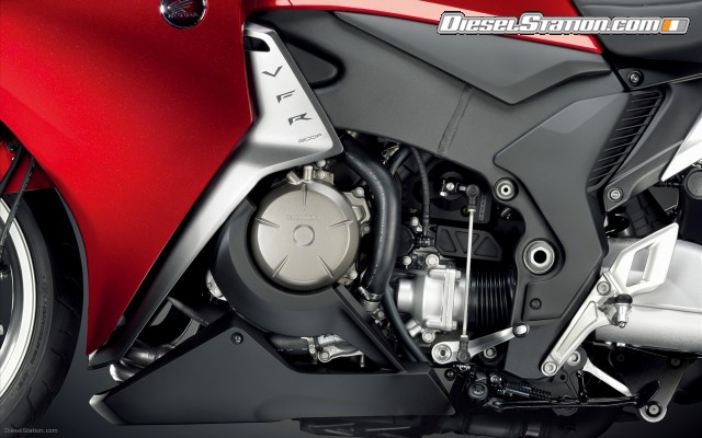 Honda 2010 VFR1200F Widescreen Picture #2 Honda 2010 VFR1200F Widescreen Picture #2