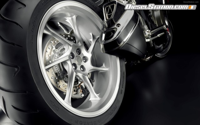 Honda 2010 VFR1200F Widescreen Picture #5 Honda 2010 VFR1200F Widescreen Picture #5