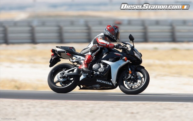 Honda CBR 600RR Widescreen Picture #16 Honda CBR 600RR Widescreen Picture #16