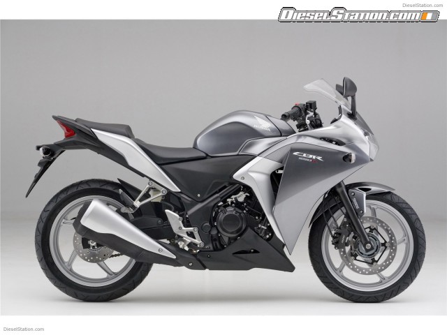 Honda CBR250R 2010 Picture #6 Honda CBR250R 2010 Picture #6