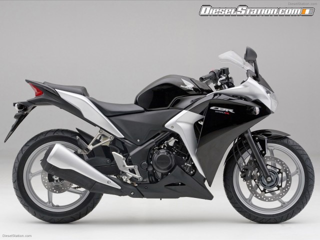 Honda CBR250R 2010 Picture #10 Honda CBR250R 2010 Picture #10