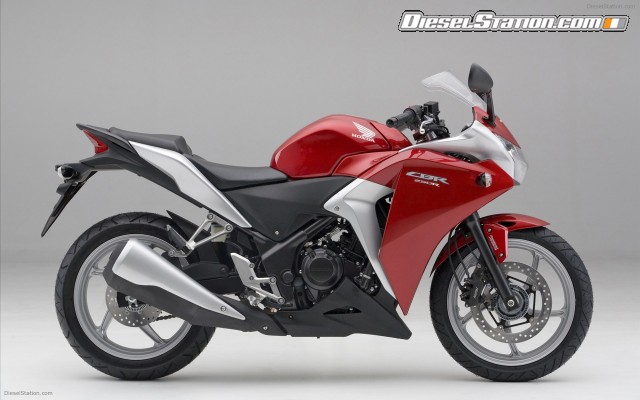 Honda CBR250R 2010 Widescreen Picture #3 Honda CBR250R 2010 Widescreen Picture #3