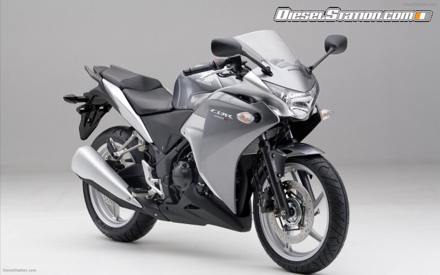 Honda CBR250R 2010 Widescreen Picture #2 Honda CBR250R 2010 Widescreen Picture #2