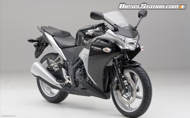 Honda CBR250R 2010 Widescreen Picture #1 Honda CBR250R 2010 Widescreen Picture #1