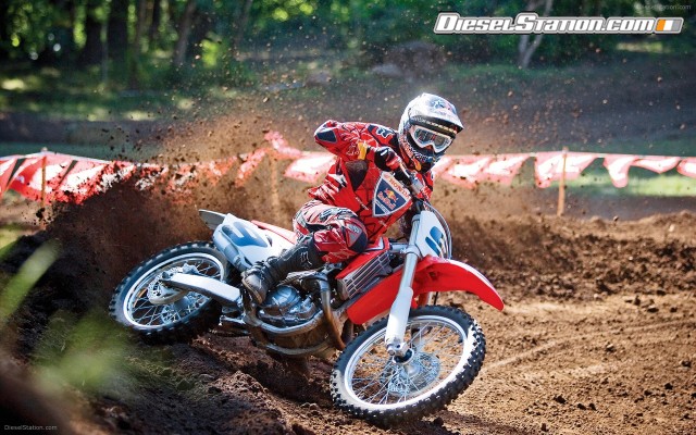 Honda CRF 450R Widescreen Picture #21 Honda CRF 450R Widescreen Picture #21