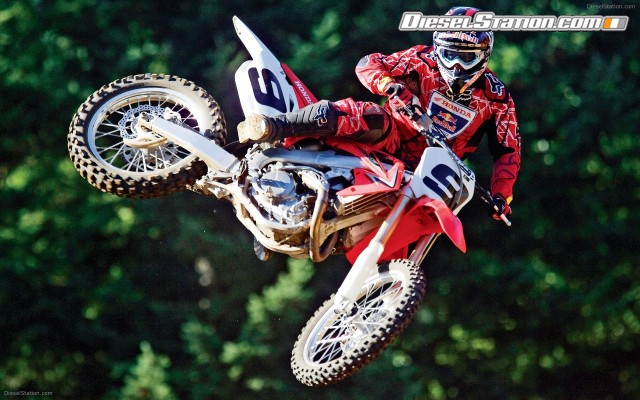Honda CRF 450R Widescreen Picture #11 Honda CRF 450R Widescreen Picture #11