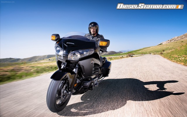 Honda Gold Wing F6B 2014 Widescreen Picture #2 Honda Gold Wing F6B 2014 Widescreen Picture #2