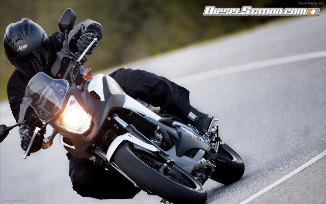 Honda NC700X 2012 Widescreen Picture #29 Honda NC700X 2012 Widescreen Picture #29