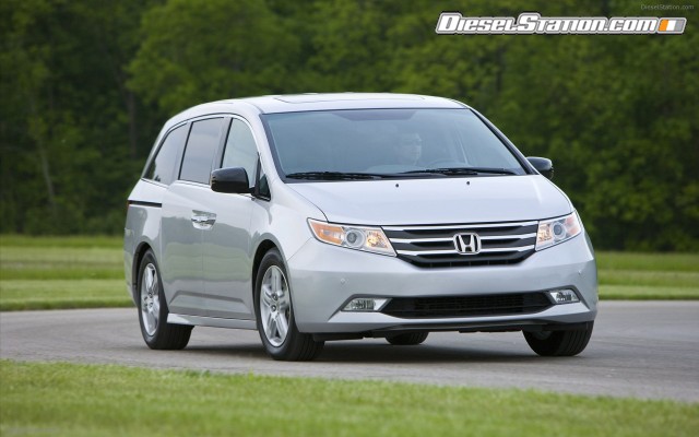 Honda Odyssey 2011 Widescreen Picture #2 Honda Odyssey 2011 Widescreen Picture #2