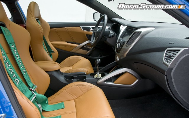 Hyundai Veloster PM Lifestyle Widescreen Picture #5 Hyundai Veloster PM Lifestyle Widescreen Picture #5