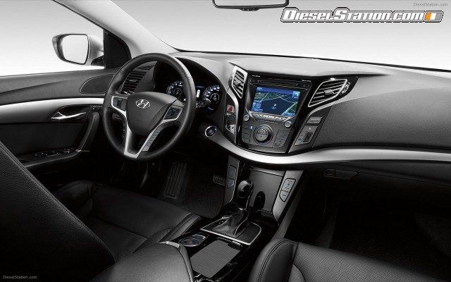 Hyundai i40 TOURER 2012 Widescreen Picture #5 Hyundai i40 TOURER 2012 Widescreen Picture #5