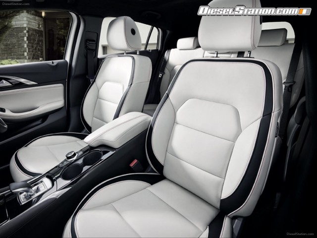 Infiniti Q30 Active Compact 2016 Picture #5 Infiniti Q30 Active Compact 2016 Picture #5