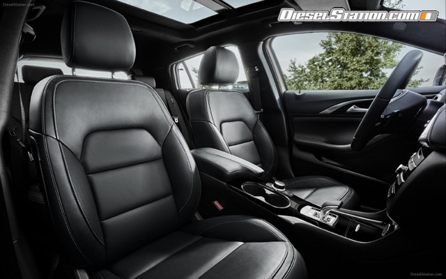 Infiniti Q30 Active Compact 2016 Widescreen Picture #1 Infiniti Q30 Active Compact 2016 Widescreen Picture #1