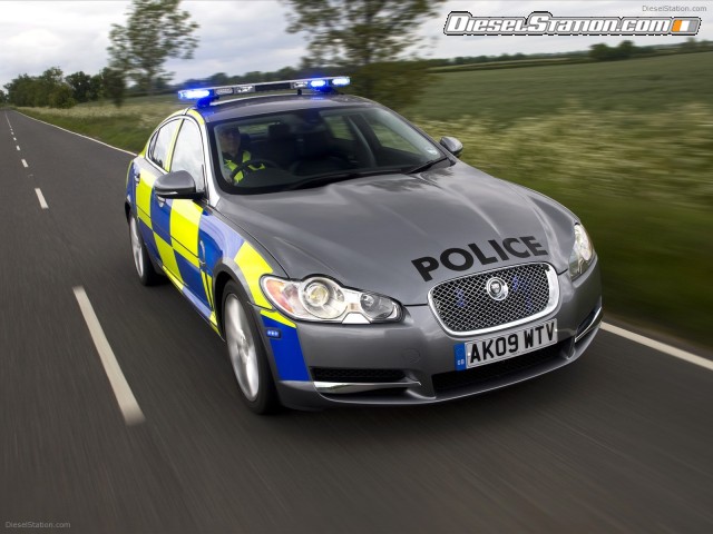 Jaguar XF IN POLICE PURSUIT Picture #1 Jaguar XF IN POLICE PURSUIT Picture #1