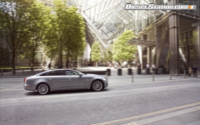 Jaguar XJ 2012 Widescreen Picture #19 Jaguar XJ 2012 Widescreen Picture #19