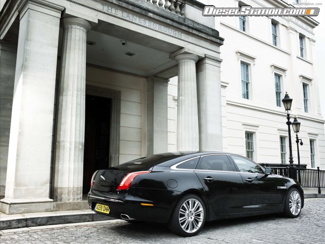 Jaguar XJ Saloon 2011 Picture #1 Jaguar XJ Saloon 2011 Picture #1