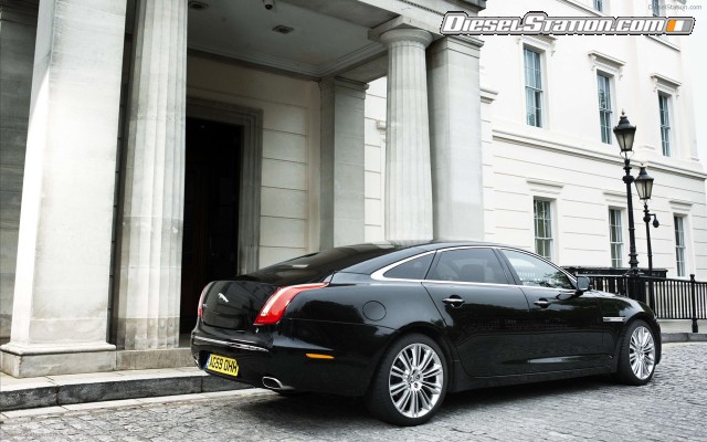 Jaguar XJ Saloon 2011 Widescreen Picture #6 Jaguar XJ Saloon 2011 Widescreen Picture #6
