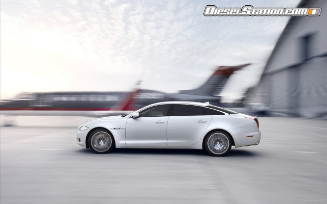Jaguar XJ Ultimate Widescreen Picture #37 Jaguar XJ Ultimate Widescreen Picture #37