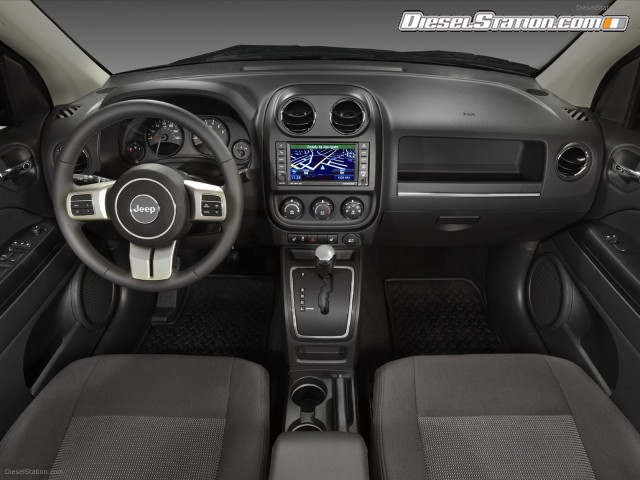 Jeep Grand Cherokee SRT8 2012 Picture #28 Jeep Grand Cherokee SRT8 2012 Picture #28